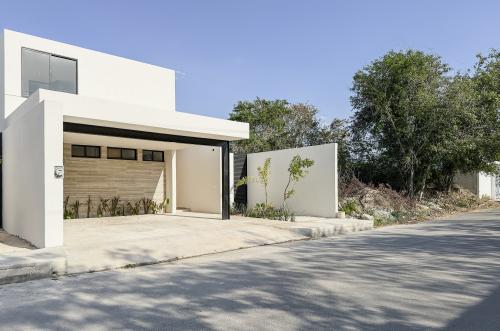 1697-48574-Casa-en-venta-en-Viladiu-Cholul-con-alberca-y-cocina-integral_(6).jpg
