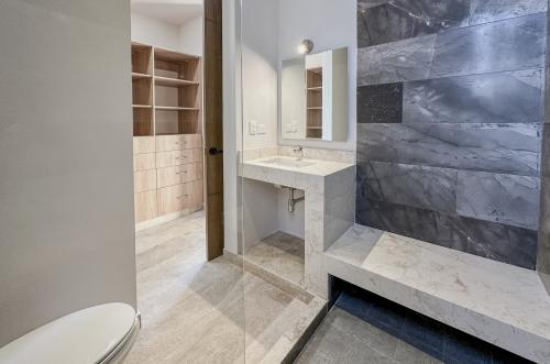 1697-48605-Casa-en-venta-en-Viladiu-Cholul-con-alberca-y-cocina-integral_(37).jpg