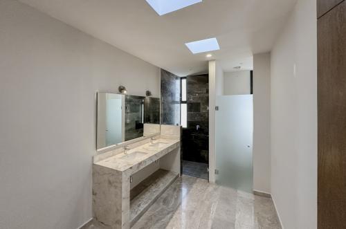 1697-48619-Casa-en-venta-en-Viladiu-Cholul-con-alberca-y-cocina-integral_(51).jpg