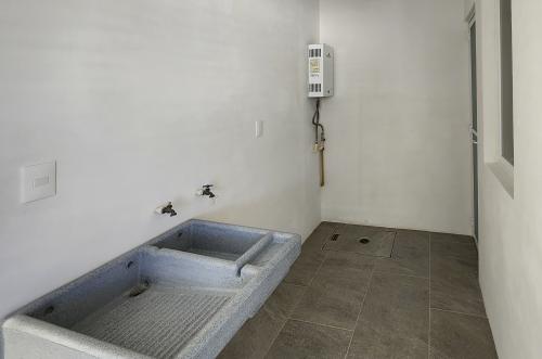 1718-48503-Casa-en-venta-en-Cholul-Merida-Oasis-residencial-3-habitaciones-y-alberca_(12).jpg