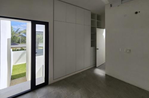 1718-48516-Casa-en-venta-en-Cholul-Merida-Oasis-residencial-3-habitaciones-y-alberca_(25).jpg