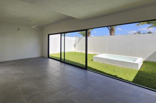 1718-48520-Casa-en-venta-en-Cholul-Merida-Oasis-residencial-3-habitaciones-y-alberca_(29).jpg