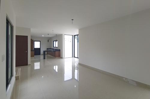 1720-48021-Casas-en-venta-en-el-Conkal-Merida-2-plantas-y-recamara-en-planta-baja_(3).jpg