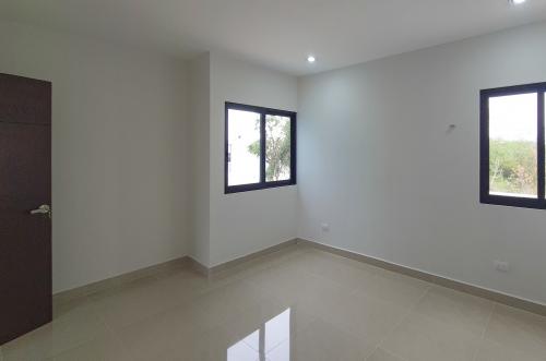 1720-48035-Casas-en-venta-en-el-Conkal-Merida-2-plantas-y-recamara-en-planta-baja_(18).jpg