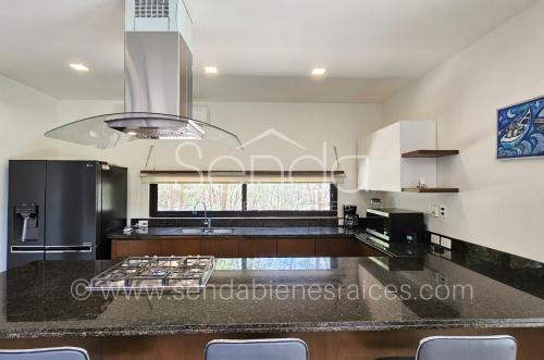 1759-49029-Casa-en-venta-en-el-Yucatan-Country-Club-privada-Oasis-de-tres-recamaras-MA_(6).jpg
