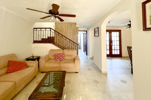 1760-49060-Casa-en-venta-en-Francisco-de-Montejo-de-3-recamaras-y-estudio_(5).jpg