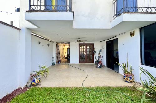 1760-49071-Casa-en-venta-en-Francisco-de-Montejo-de-3-recamaras-y-estudio_(16).jpg