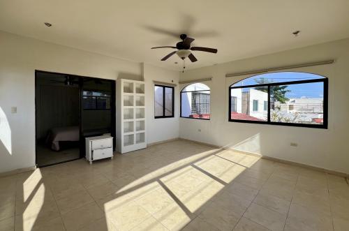 1760-49078-Casa-en-venta-en-Francisco-de-Montejo-de-3-recamaras-y-estudio_(22).jpg