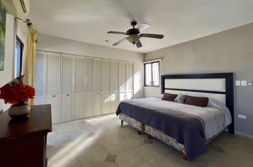 1760-49079-Casa-en-venta-en-Francisco-de-Montejo-de-3-recamaras-y-estudio_(24).jpg