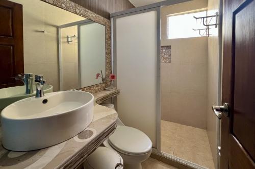1760-49086-Casa-en-venta-en-Francisco-de-Montejo-de-3-recamaras-y-estudio_(31).jpg