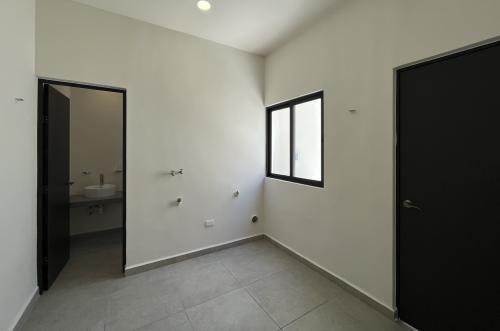 1772-49417-Casa-en-venta-cholul-merida-morera-3-recamaras-cochera-y-terraza-techada_(10).jpg