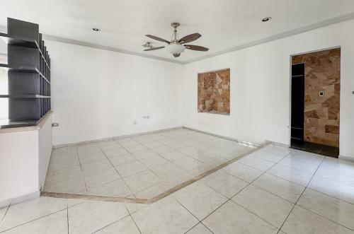 1779-49283-Casa-en-venta-en-San-Damian-de-4-habitaciones-con-alberca-y-cochera-para-4-autos_(7).jpg