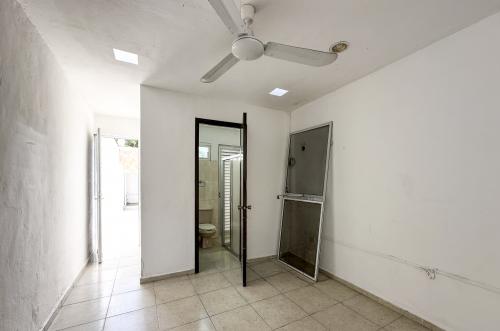 1779-49287-Casa-en-venta-en-San-Damian-de-4-habitaciones-con-alberca-y-cochera-para-4-autos_(12).jpg