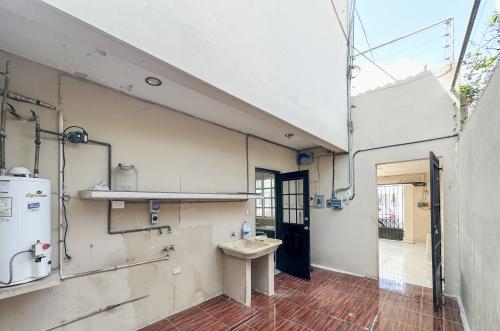 1779-49288-Casa-en-venta-en-San-Damian-de-4-habitaciones-con-alberca-y-cochera-para-4-autos_(11).jpg