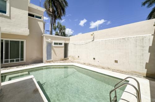 1779-49292-Casa-en-venta-en-San-Damian-de-4-habitaciones-con-alberca-y-cochera-para-4-autos_(16).jpg
