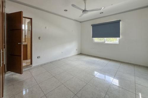 1779-49310-Casa-en-venta-en-San-Damian-de-4-habitaciones-con-alberca-y-cochera-para-4-autos_(34).jpg