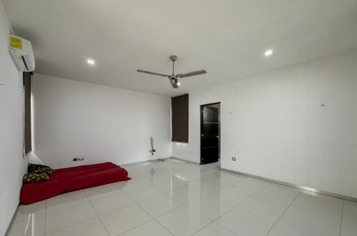 1779-49312-Casa-en-venta-en-San-Damian-de-4-habitaciones-con-alberca-y-cochera-para-4-autos_(36).jpg