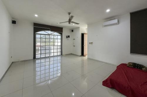 1779-49313-Casa-en-venta-en-San-Damian-de-4-habitaciones-con-alberca-y-cochera-para-4-autos_(37).jpg