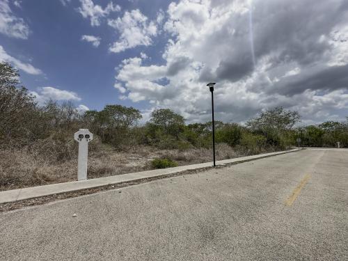 1780-49443-Terreno-en-venta-de-2000-metros-cuadrados-en-el-norte-de-Merida-Phula-Dzidzilche_(13).jpg