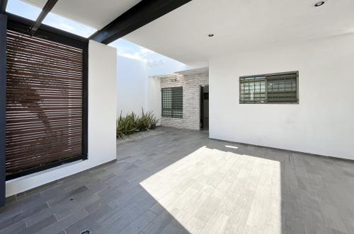 1819-50105-Casa-en-renta-Americas-II-de-una-planta-con-2-recamaras_(5).jpg