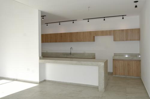 1825-50172-Casa-en-Venta-de-3-recamaras-mas-flex-en-el-norte-de-Merida-Privada-Kinish_(7).jpg