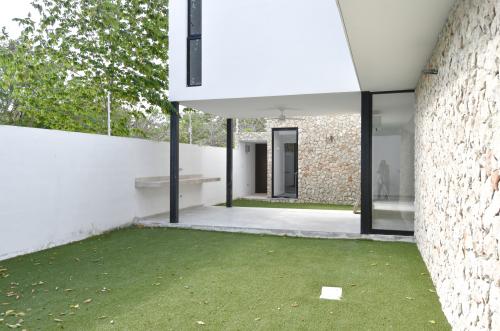 1825-50178-Casa-en-Venta-de-3-recamaras-mas-flex-en-el-norte-de-Merida-Privada-Kinish_(12).jpg