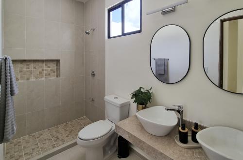 1828-50283-Casa-en-Venta-en-Bosques-de-Cholul-con-3-Habitaciones-y-Alberca_(7).jpg