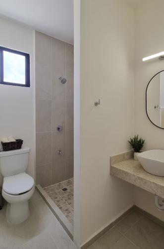 1828-50288-Casa-en-Venta-en-Bosques-de-Cholul-con-3-Habitaciones-y-Alberca_(12).jpg