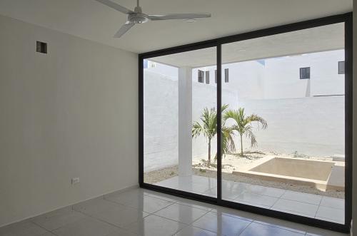 1834-50388-Casa-en-Venta-en-Gran-San-Pedro-Cholul-con-recamara-en-planta-baja-y-alberca_(49).jpg