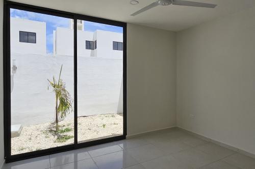 1834-50400-Casa-en-Venta-en-Gran-San-Pedro-Cholul-con-recamara-en-planta-baja-y-alberca_(61).jpg