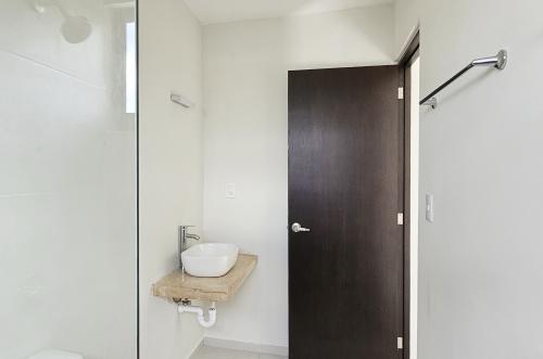 1834-50414-Casa-en-Venta-en-Gran-San-Pedro-Cholul-con-recamara-en-planta-baja-y-alberca_(76).jpg
