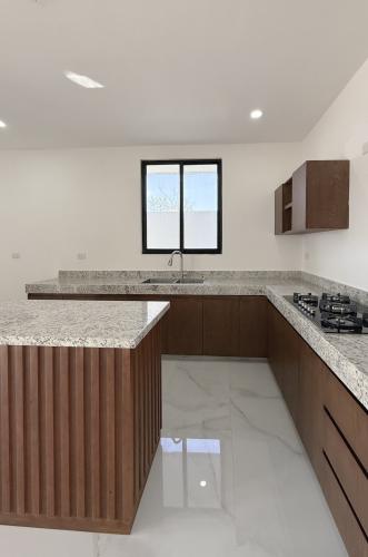 1835-50465-Casa-en-Venta-en-Temozon-Norte-Merida-de-4-recamaras-1-recamara-en-planta-baja_(6).jpg