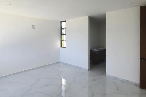 1835-50477-Casa-en-Venta-en-Temozon-Norte-Merida-de-4-recamaras-1-recamara-en-planta-baja_(18).jpg