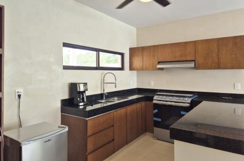 1842-50554-Casa-en-venta-en-Plenum-Residencial-en-Merida-con-4-habitaciones-y-alberca_(6).jpg
