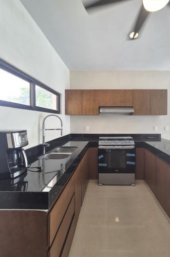 1842-50563-Casa-en-venta-en-Plenum-Residencial-en-Merida-con-4-habitaciones-y-alberca_(15).jpg