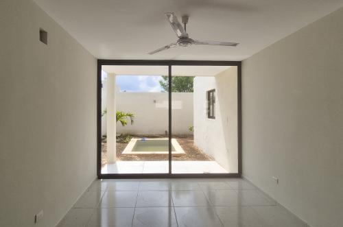 1859-50985-Casa-en-Venta-en-Gran-San-Pedro-Cholul-con-habitacion-en-planta-baja-y-alberca_(7).jpg