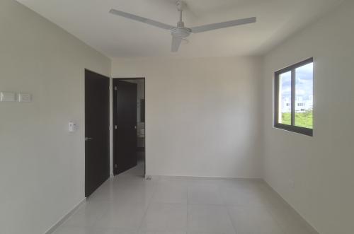 1859-50992-Casa-en-Venta-en-Gran-San-Pedro-Cholul-con-habitacion-en-planta-baja-y-alberca_(15).jpg
