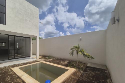 1859-51005-Casa-en-Venta-en-Gran-San-Pedro-Cholul-con-habitacion-en-planta-baja-y-alberca_(28).jpg