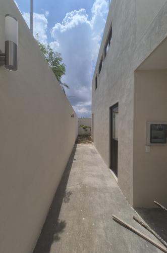 1859-51006-Casa-en-Venta-en-Gran-San-Pedro-Cholul-con-habitacion-en-planta-baja-y-alberca_(29).jpg