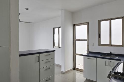 1865-51087-Casa-en-Renta-en-Residencial-Torremolinos-en-Merida-con-3-habitaciones-y-alberca_(10).jpg