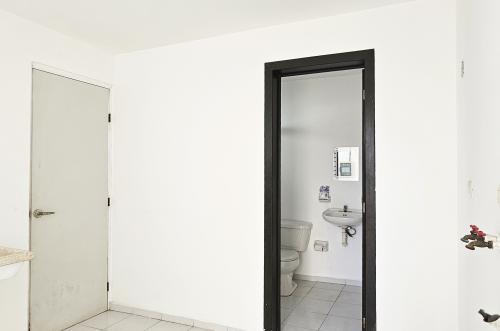 1865-51091-Casa-en-Renta-en-Residencial-Torremolinos-en-Merida-con-3-habitaciones-y-alberca_(14).jpg