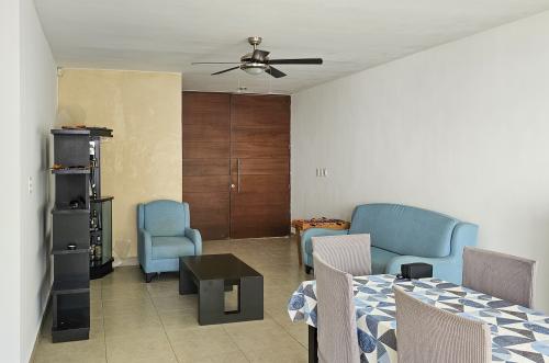 1936-53036-Casa-en-Venta-en-Real-Montejo-Merida-con-cochera-techada-3-recamaras-y-alberca_(6).jpg
