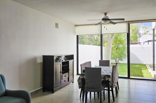 1936-53037-Casa-en-Venta-en-Real-Montejo-Merida-con-cochera-techada-3-recamaras-y-alberca_(7).jpg
