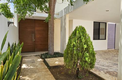 1936-54657-Casa-en-Venta-en-Real-Montejo-Mérida-con-cochera-techada-3-recámaras-y-alberca_(4).jpg