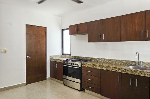 1936-54666-Casa-en-Venta-en-Real-Montejo-Mérida-con-cochera-techada-3-recámaras-y-alberca_(13).jpg