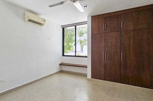 1936-54682-Casa-en-Venta-en-Real-Montejo-Mérida-con-cochera-techada-3-recámaras-y-alberca_(28).jpg