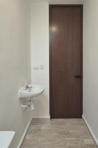 1941-52906-Casa-en-Venta-en-privada-ubicada-en-xcanatun-con-4-habitaciones-y-alberca_(22).jpg