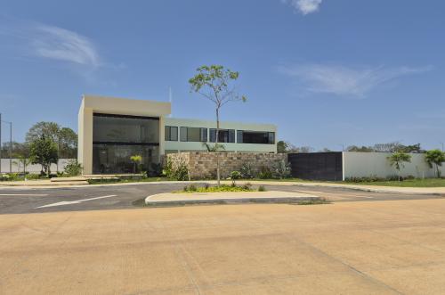 1942-53004-Lotes-Residenciales-en-Venta-en-Privada-Ciudad-Central-con-amenidades_(7).jpg