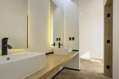 2027-55108-Casa-en-venta-en-Conkal-Merida-de-una-planta-con-3-habitaciones-y-alberca_(23).jpg