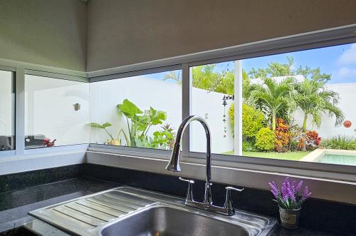 2028-54840-Casa-en-Venta-Dzityá-Mérida-con-super-Cocina-Jardín-y-Alberca_(15).jpg
